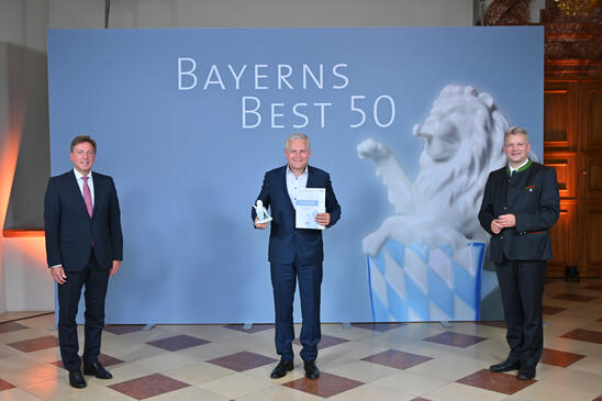 From the left: Prof. Dr. Thomas Edenhofer (Head of Audit & Advisory, Baker Tilly), Karl Ebnet (CEO Baumann Automation) and Roland Weigert (Bavaria's State Secretary for Economic Affairs, Regional Development and Energy).
Copyright notice: Studio SX HEUSER